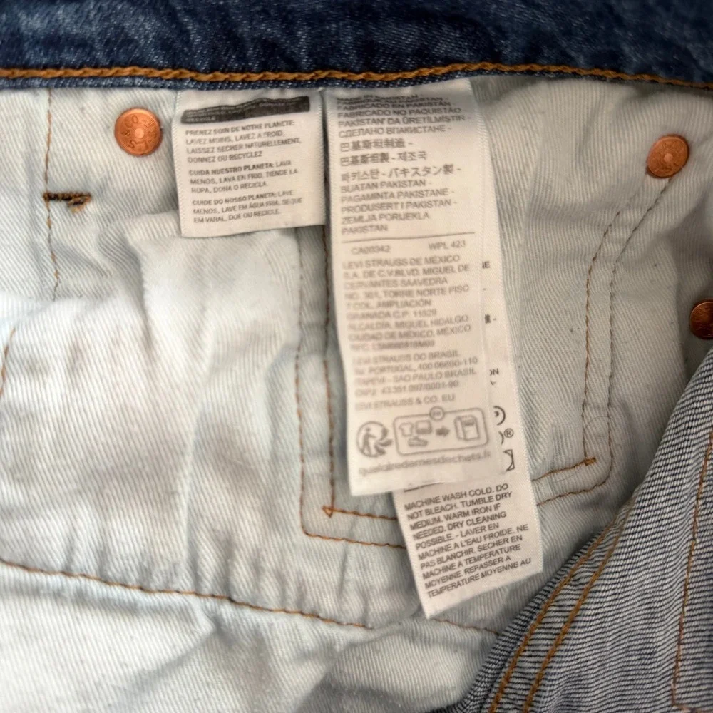 Levis Premium 541 Athletic Taper Jeans Mens 32x32 Big E Medium Wash Blue Denim